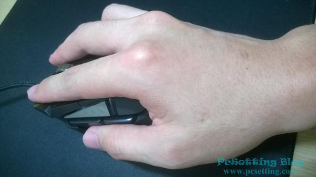 G502 RGB滑鼠的握感-g502rgb086
